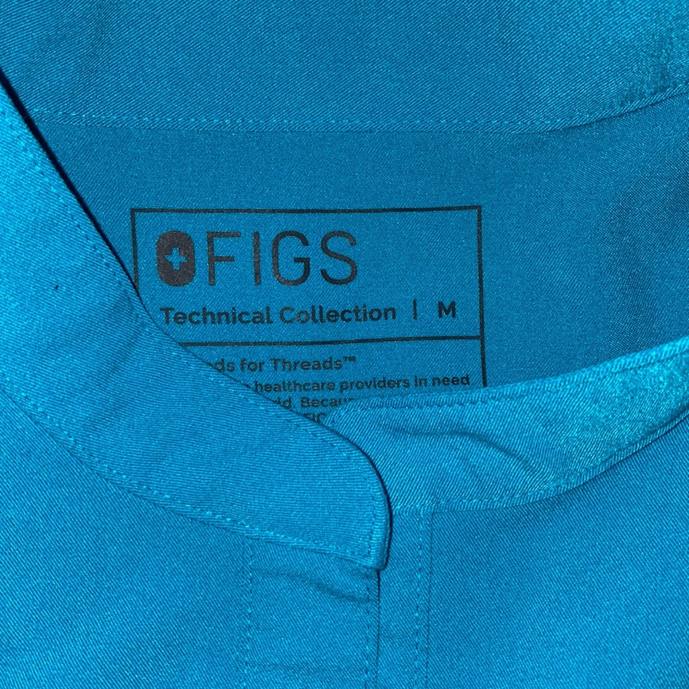 Figs Oversized scrub top